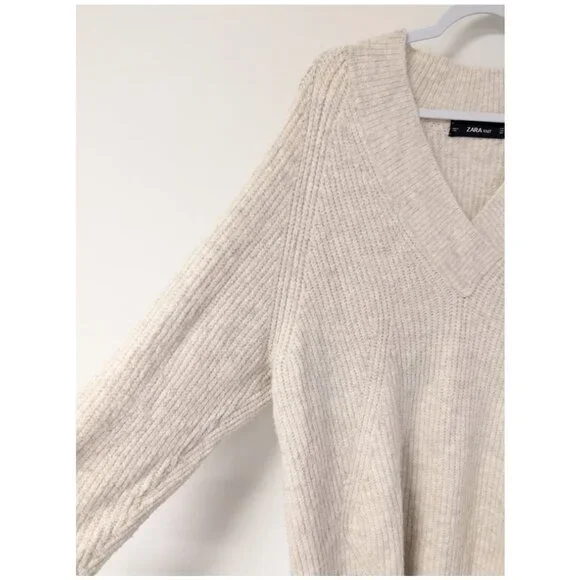 Zara long v-neck sweater dress - Picture 5 of 9